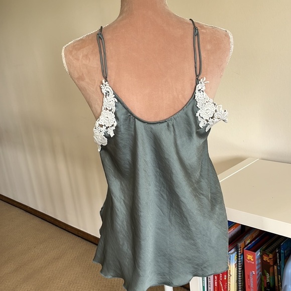 Romantic Free People cami - Picture 2 of 5